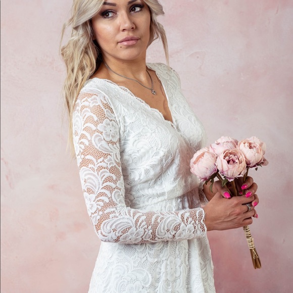 ❗️NEW❗️Ivory Soft Lace Long Wedding Dress - Picture 7 of 9